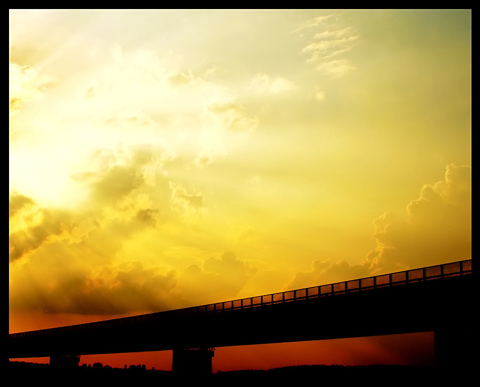 Brücke im Licht