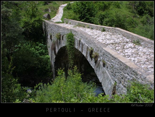 Brücke im Nationalpark Pertouli, Mittelgriechenland