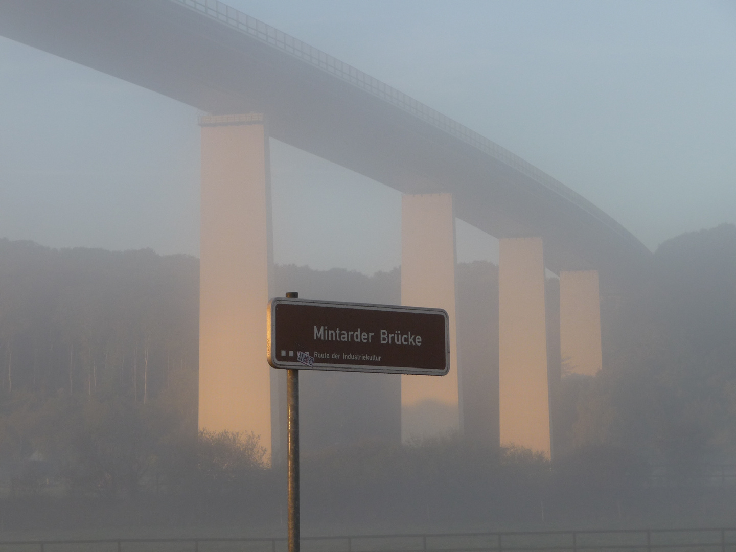 Brücke im Nebel 1