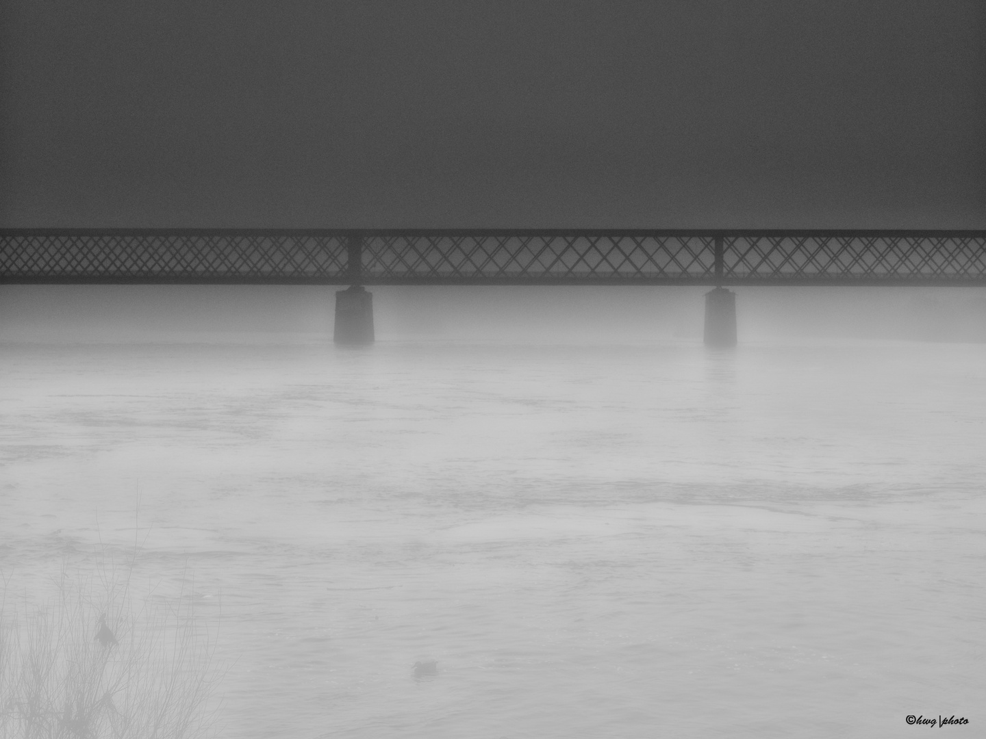 Brücke im Nebel