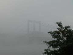 Brücke im Nebel