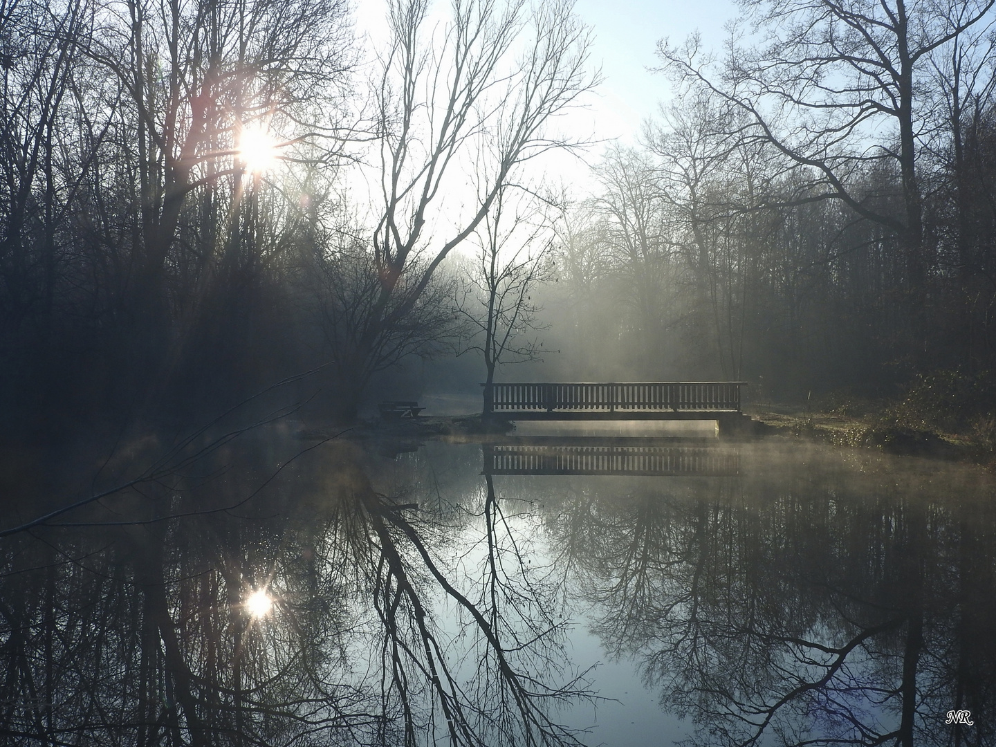 Brücke im Nebel