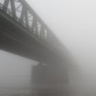 Brücke im Nebel