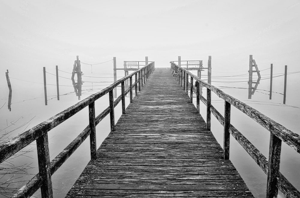 Brücke im Nebel