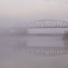 Brücke im Nebel