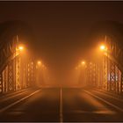 Brücke im Nebel (II)