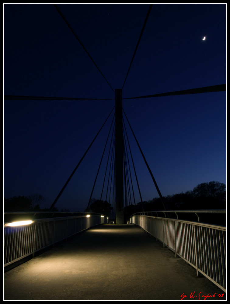 Brücke im Netz