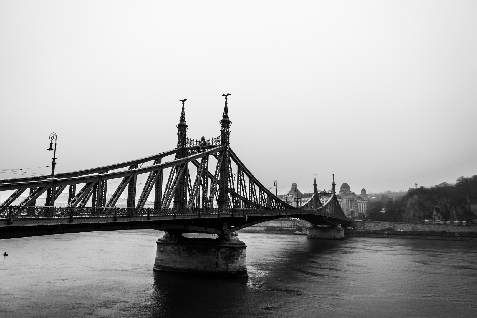 Brücke im Nieselregen