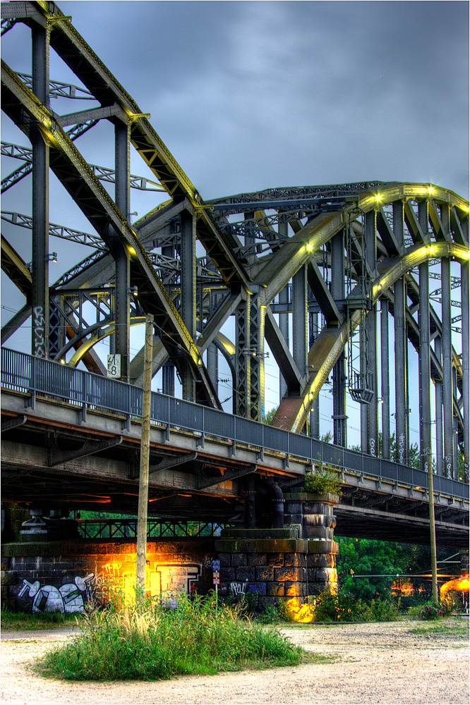 Brücke im Osthafen