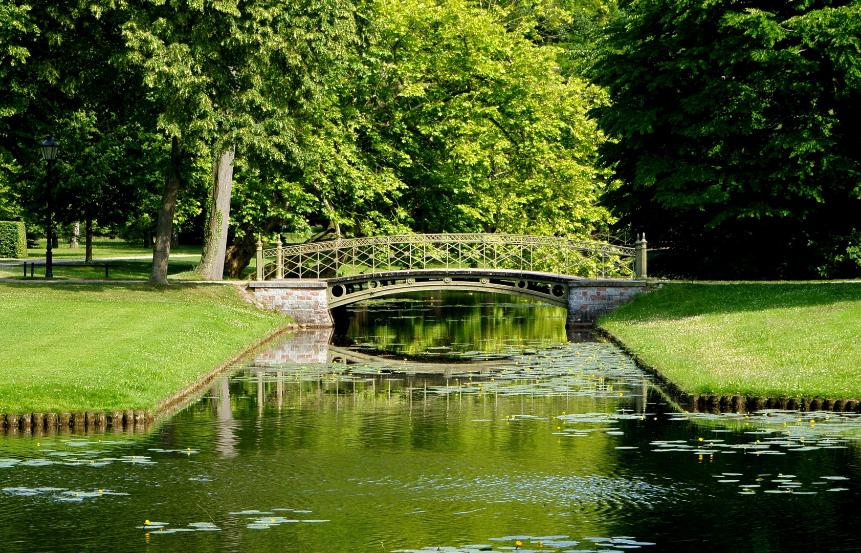 Brücke im Schlosspark...