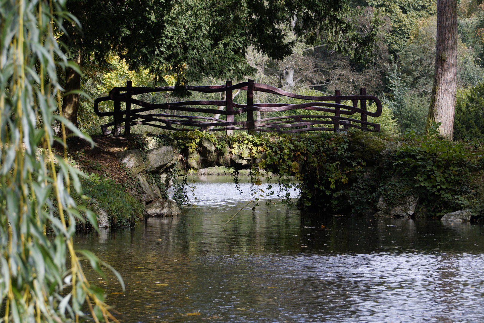 Brücke im Schlosspark Sayn