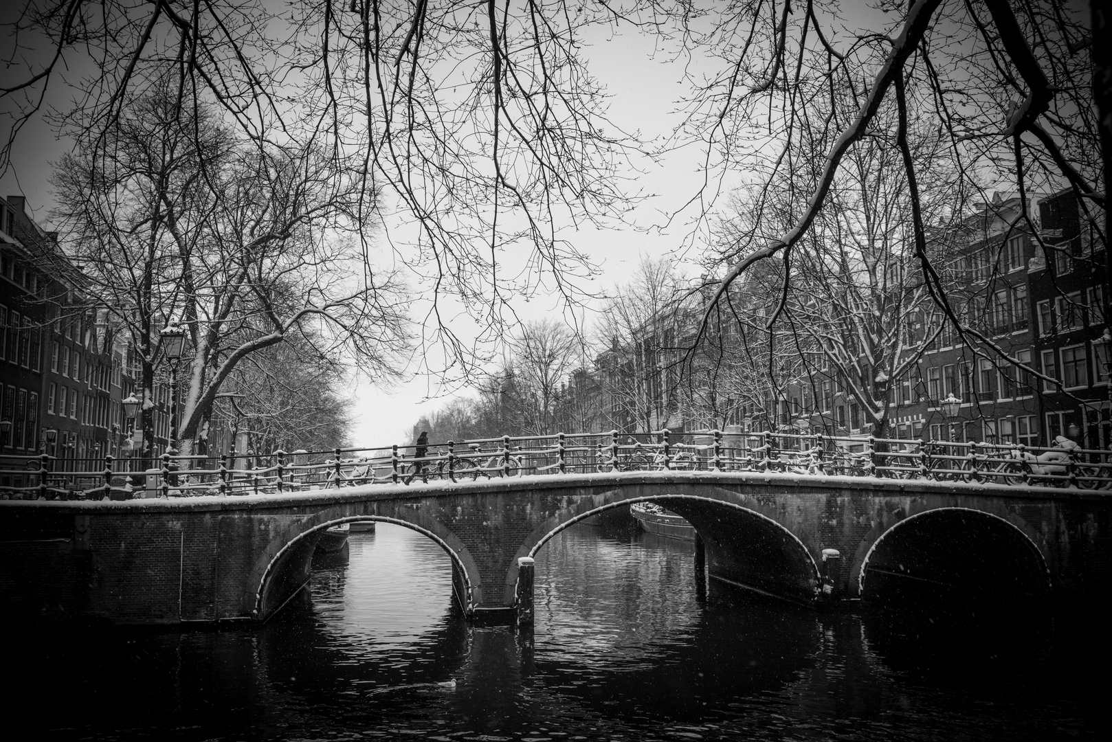 Brücke im Schnee