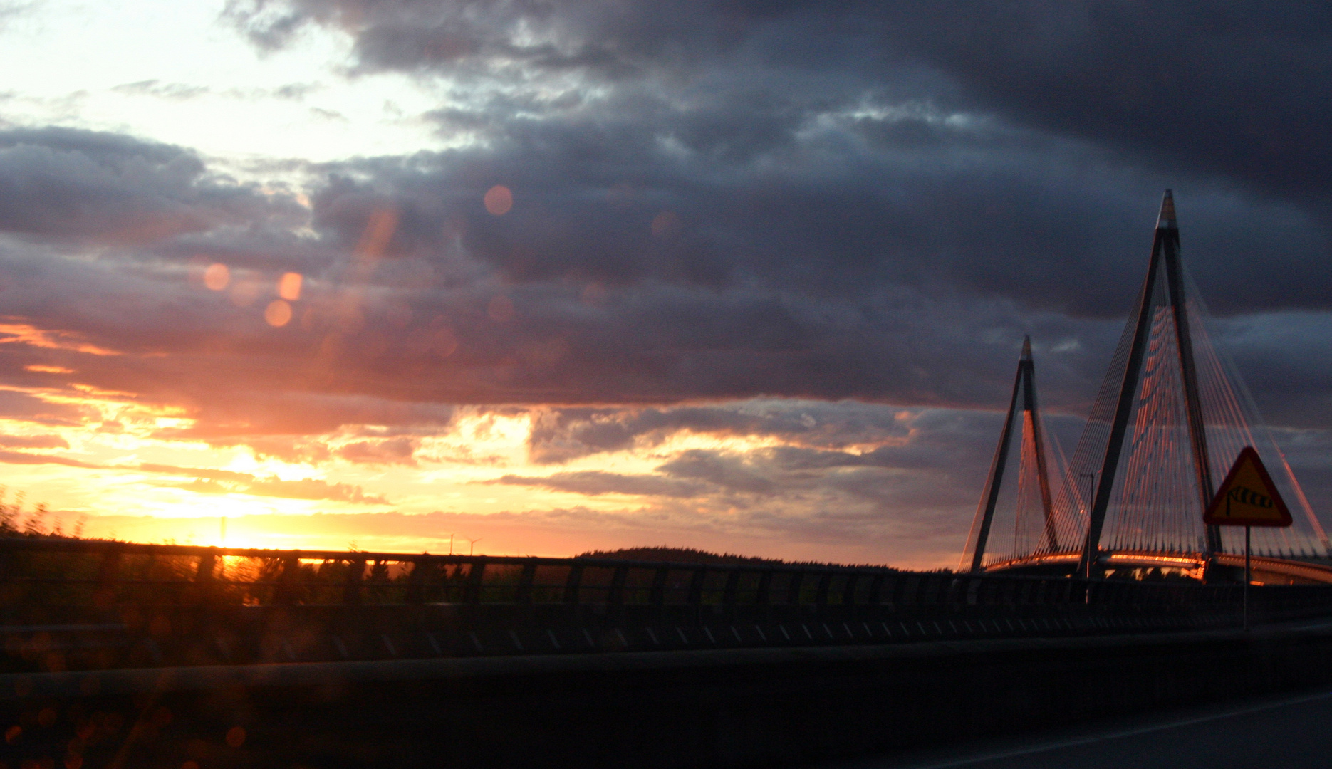 Brücke im Sonnenuntergang