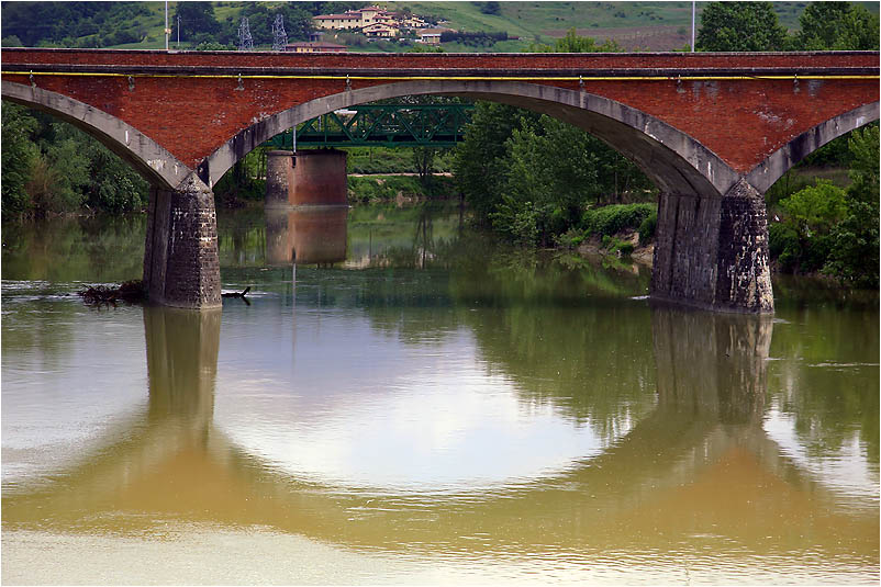 Brücke im Spiegel