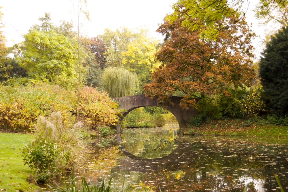 Brücke im Spiegel