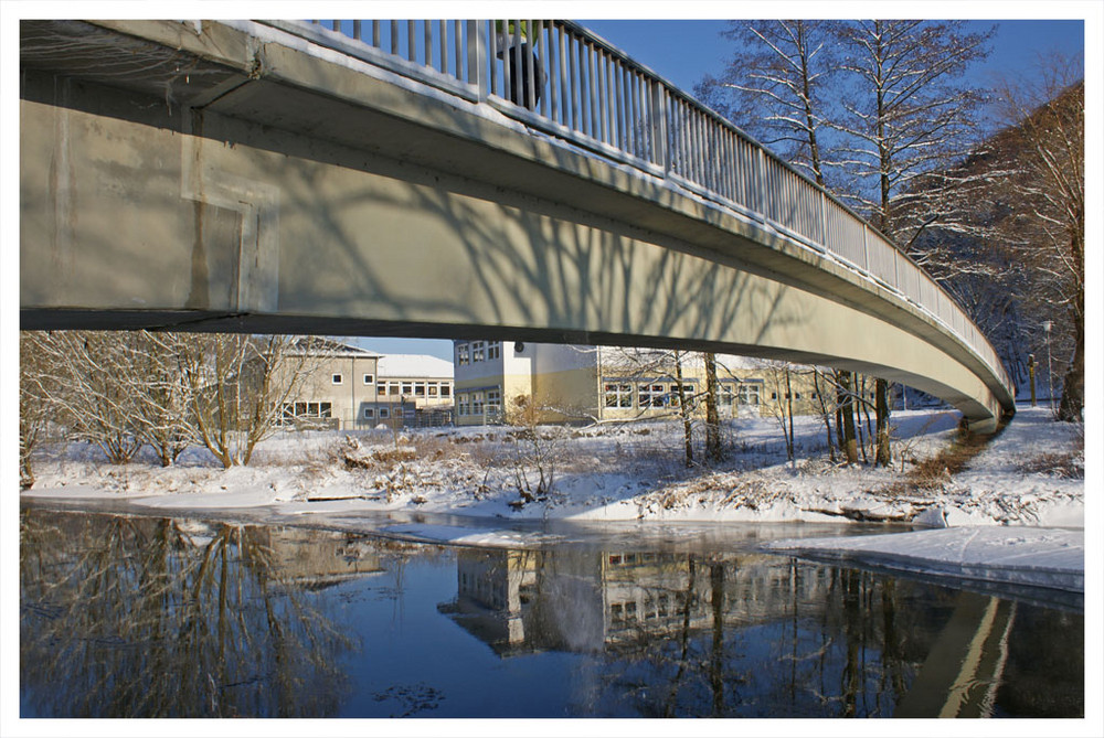 Brücke im Winter