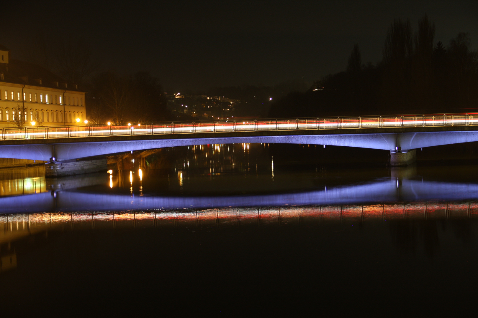 Brücke in Blau