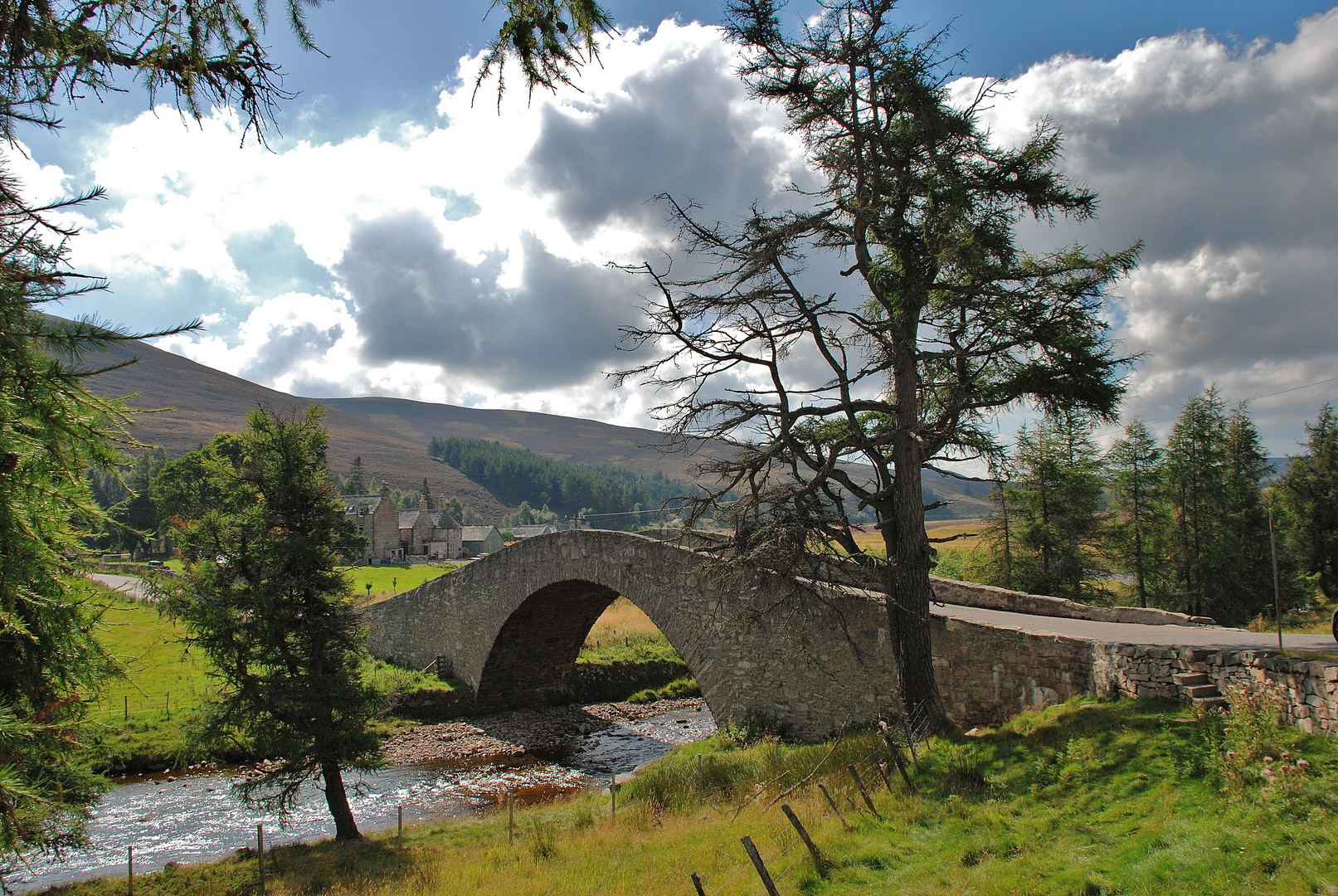 Brücke in den Highlands