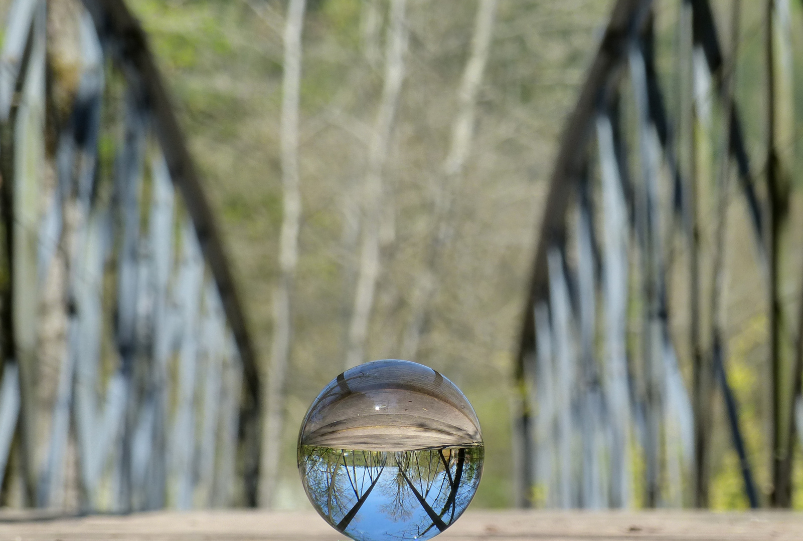 Brücke in der Kugel