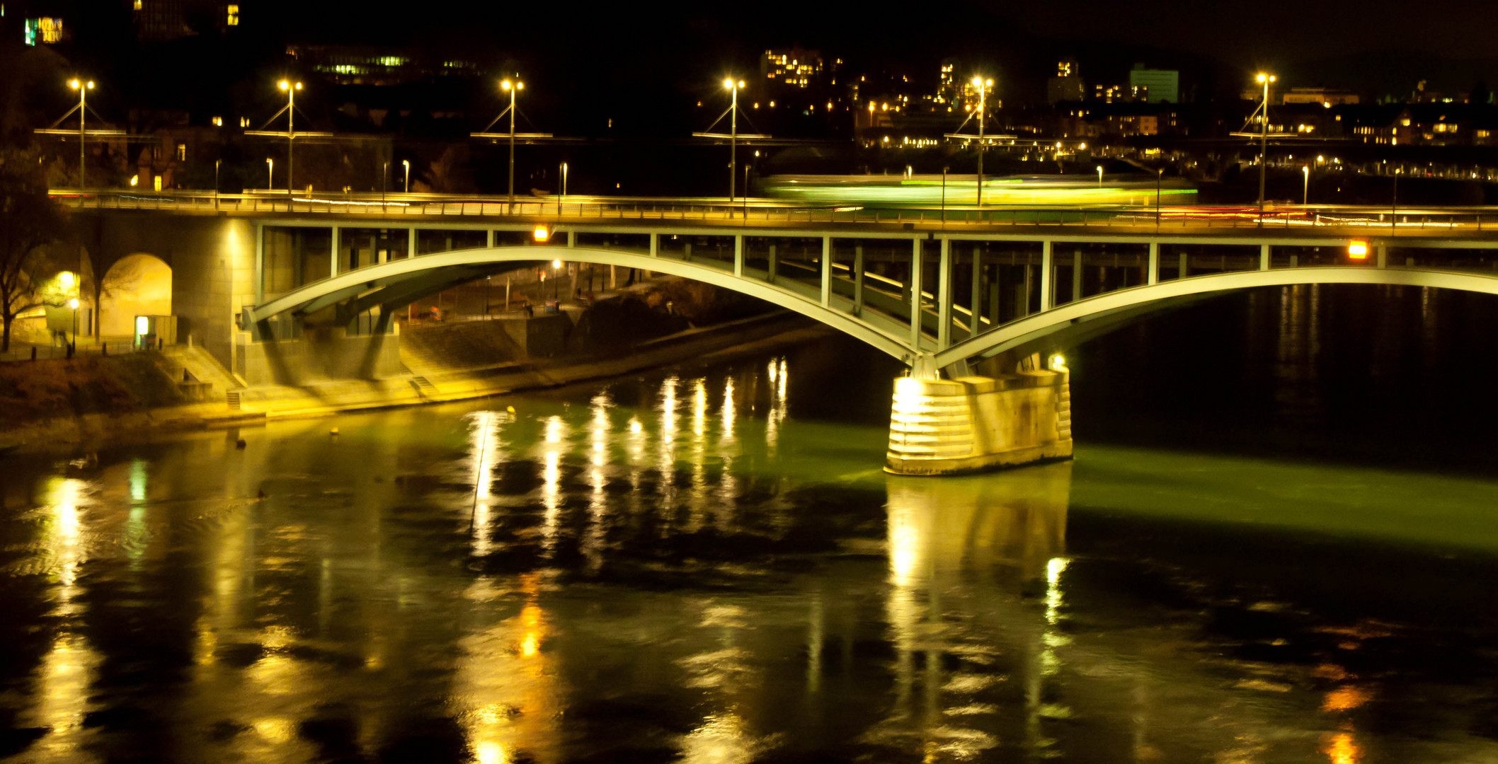 Brücke in der Nacht