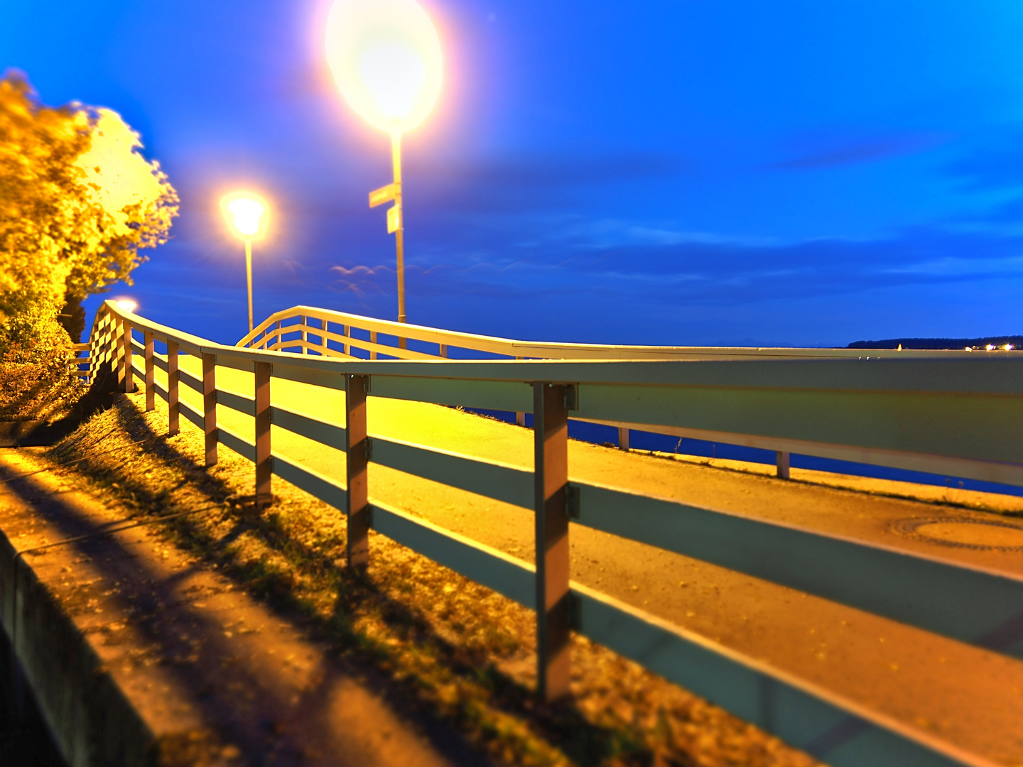 Brücke in der Nacht