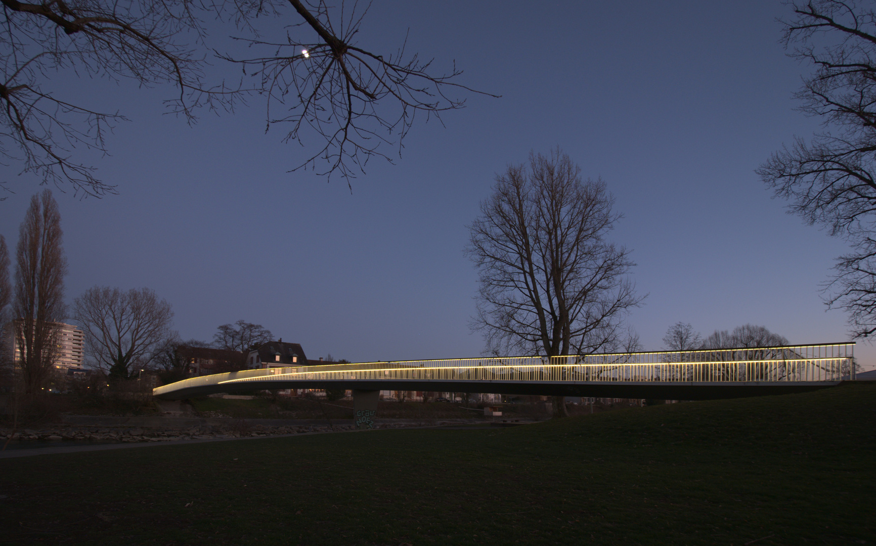  Brücke in der Nacht 