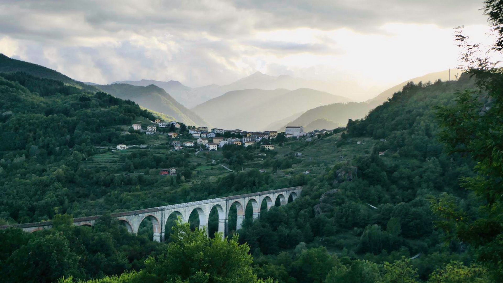 Brücke in der Toskana