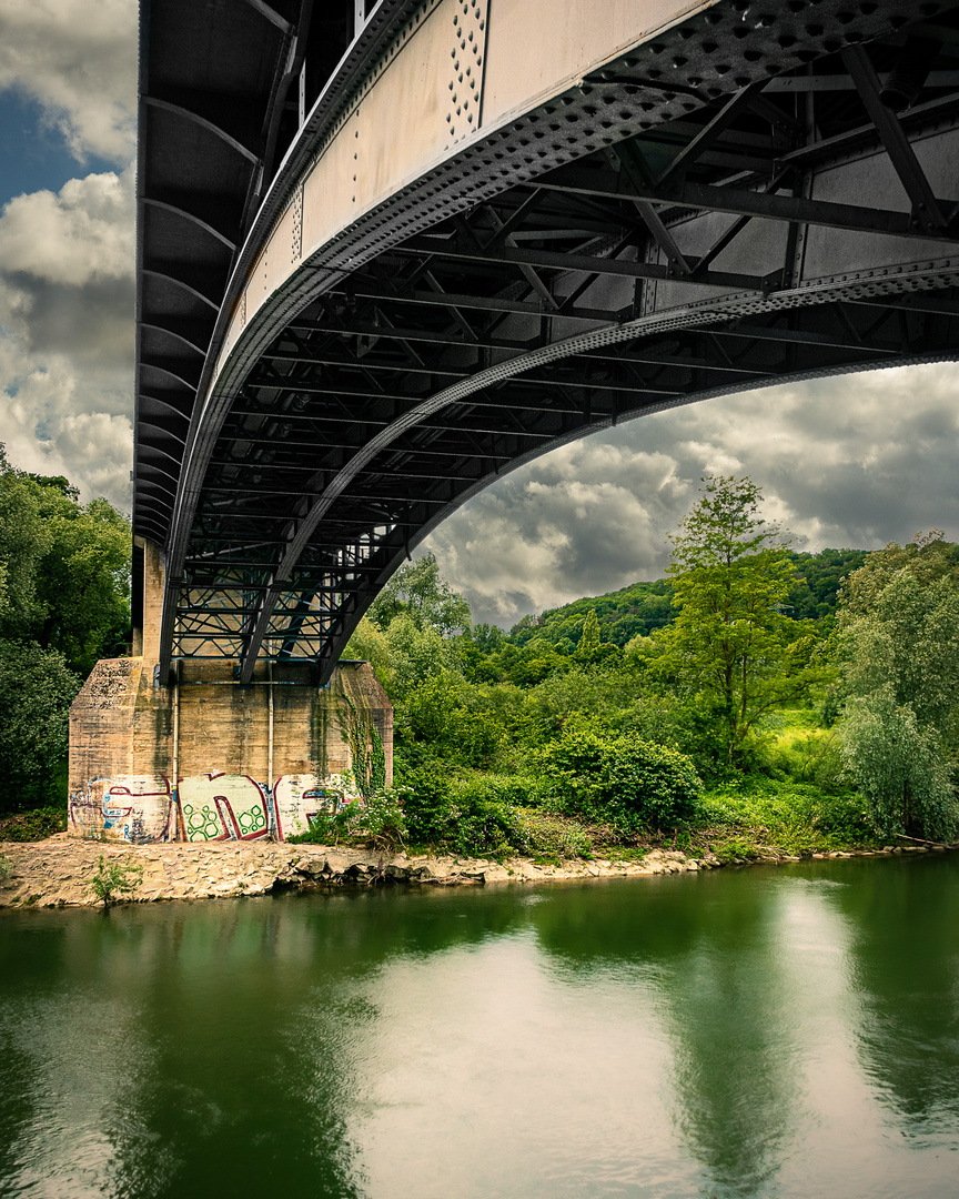 Brücke in Szene gesetzt