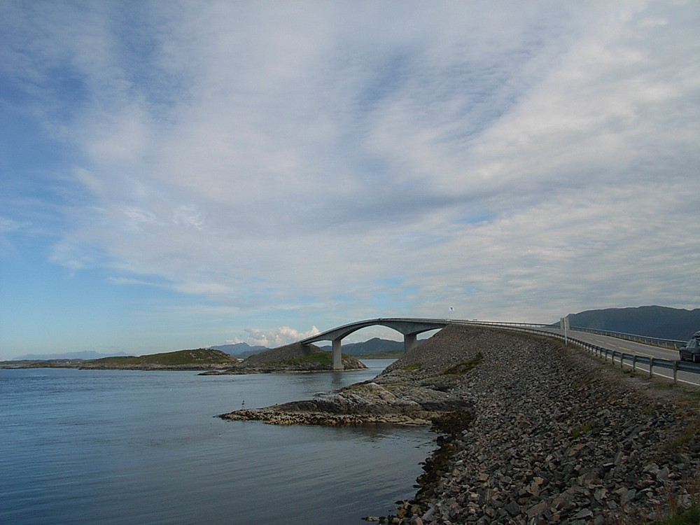 Brücke in wundervoller Landschaft