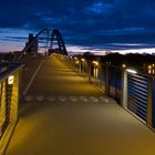 Brücke ins Blaue