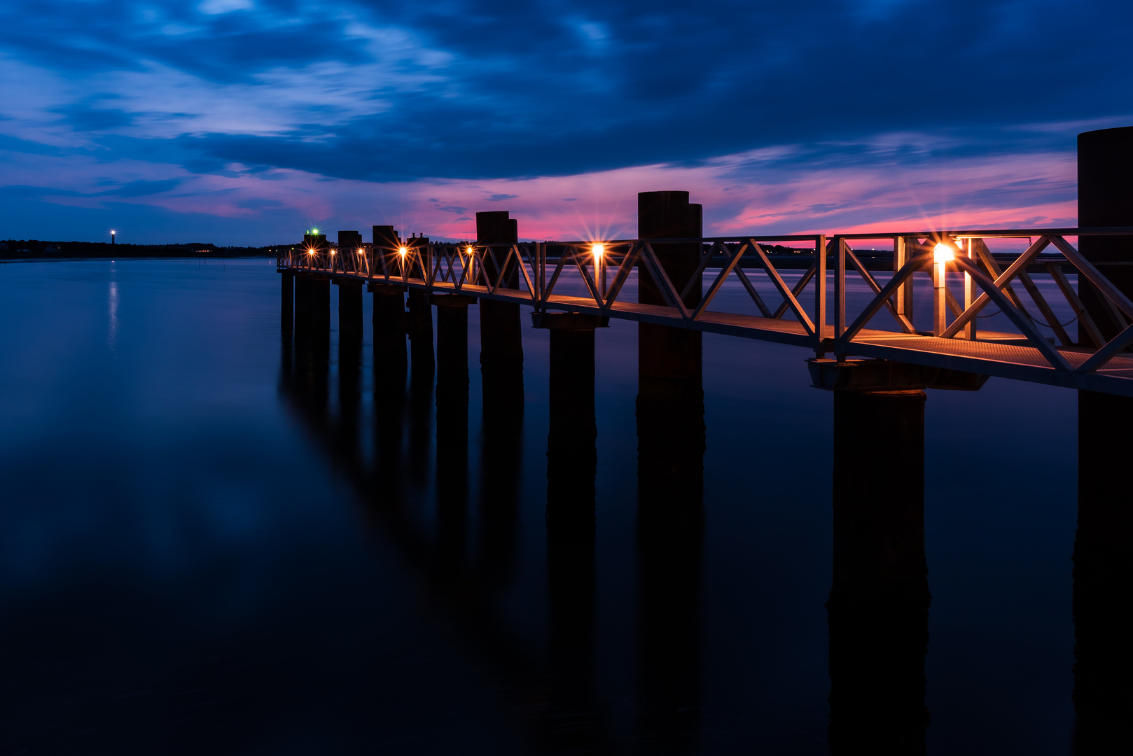 Brücke ins Blaue