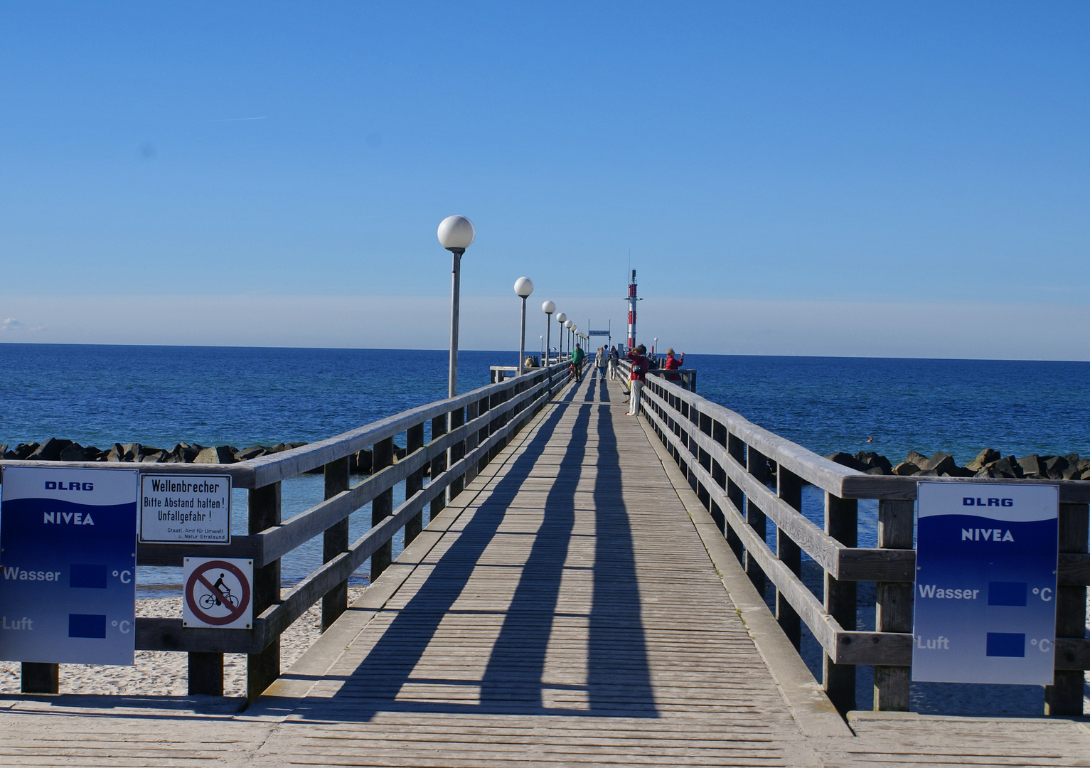 Brücke ins Meer