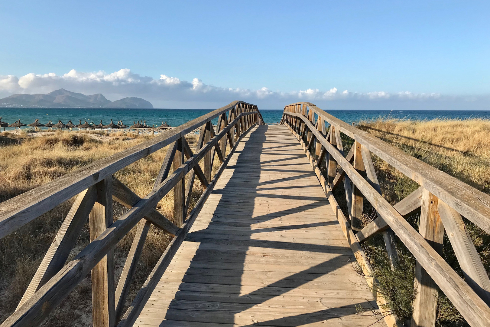 Brücke ins Meer