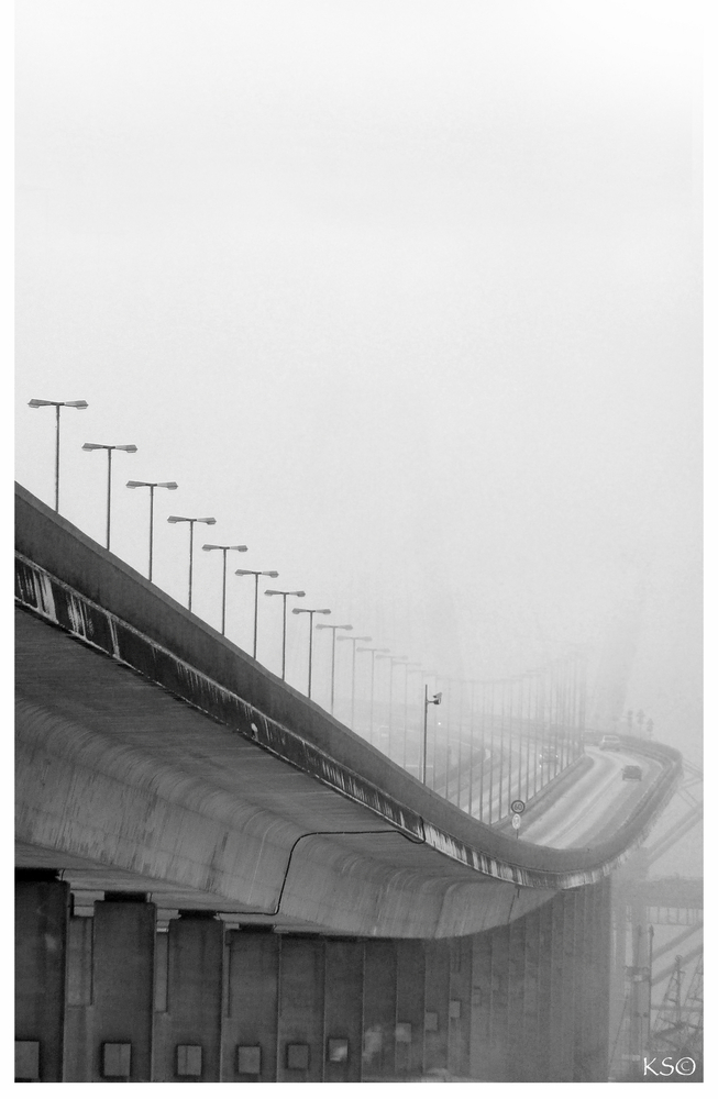 Brücke ins Nichts