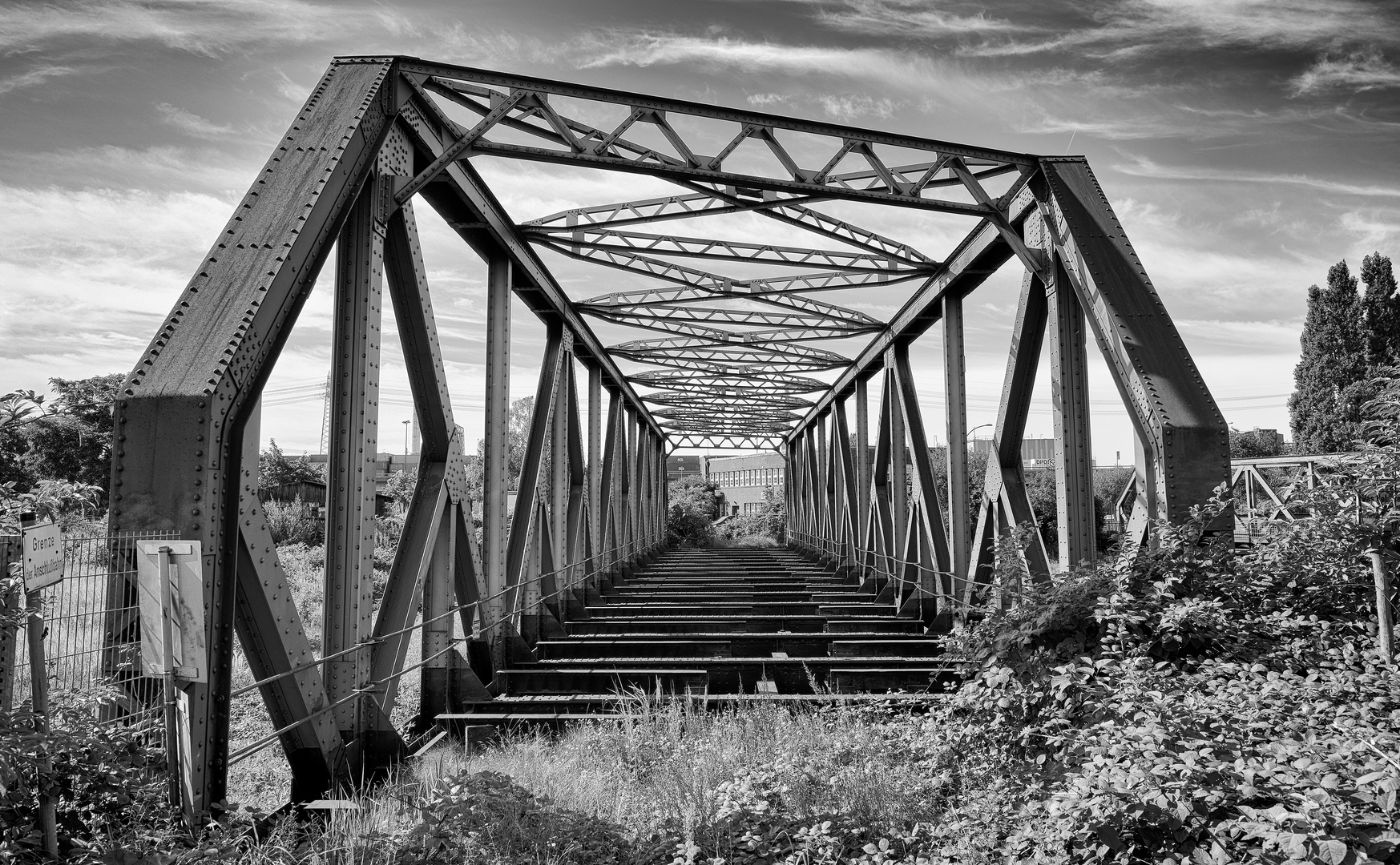 Brücke ins Nichts