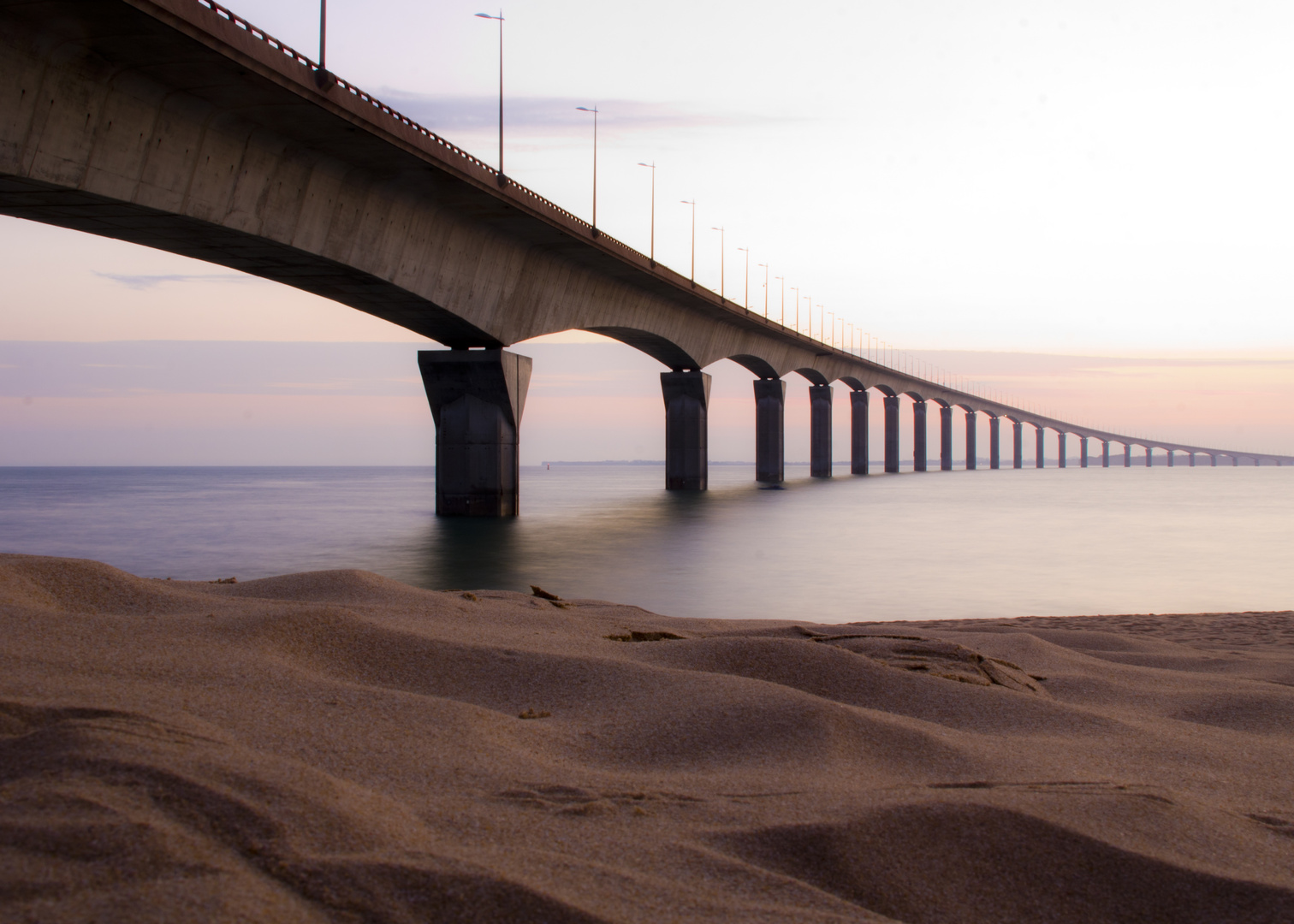 Brücke ins Nichts