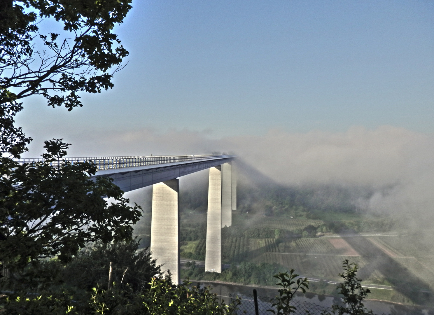 Brücke ins Nichts