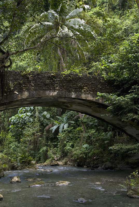 Brücke ins Nirgendwo...