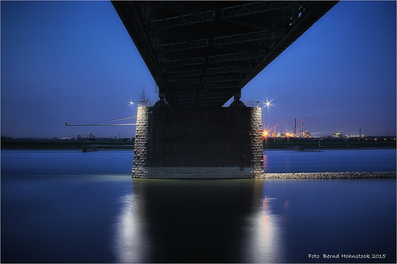 Brücke Krefeld Uerdingen ....