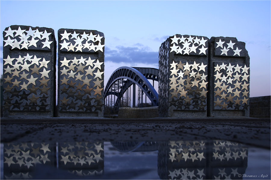 * Brücke Magdeburg