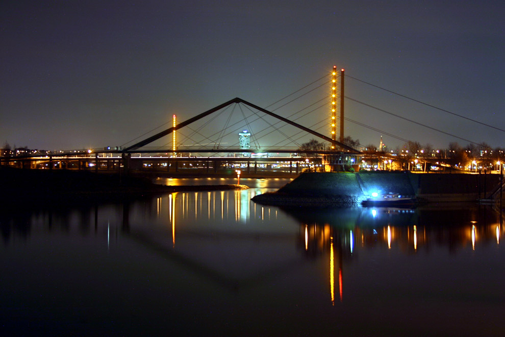 brücke media hafen