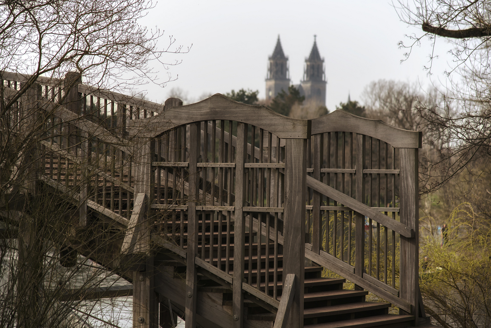 ...Brücke mit Aussicht ...