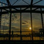 Brücke mit Sonnenuntergang