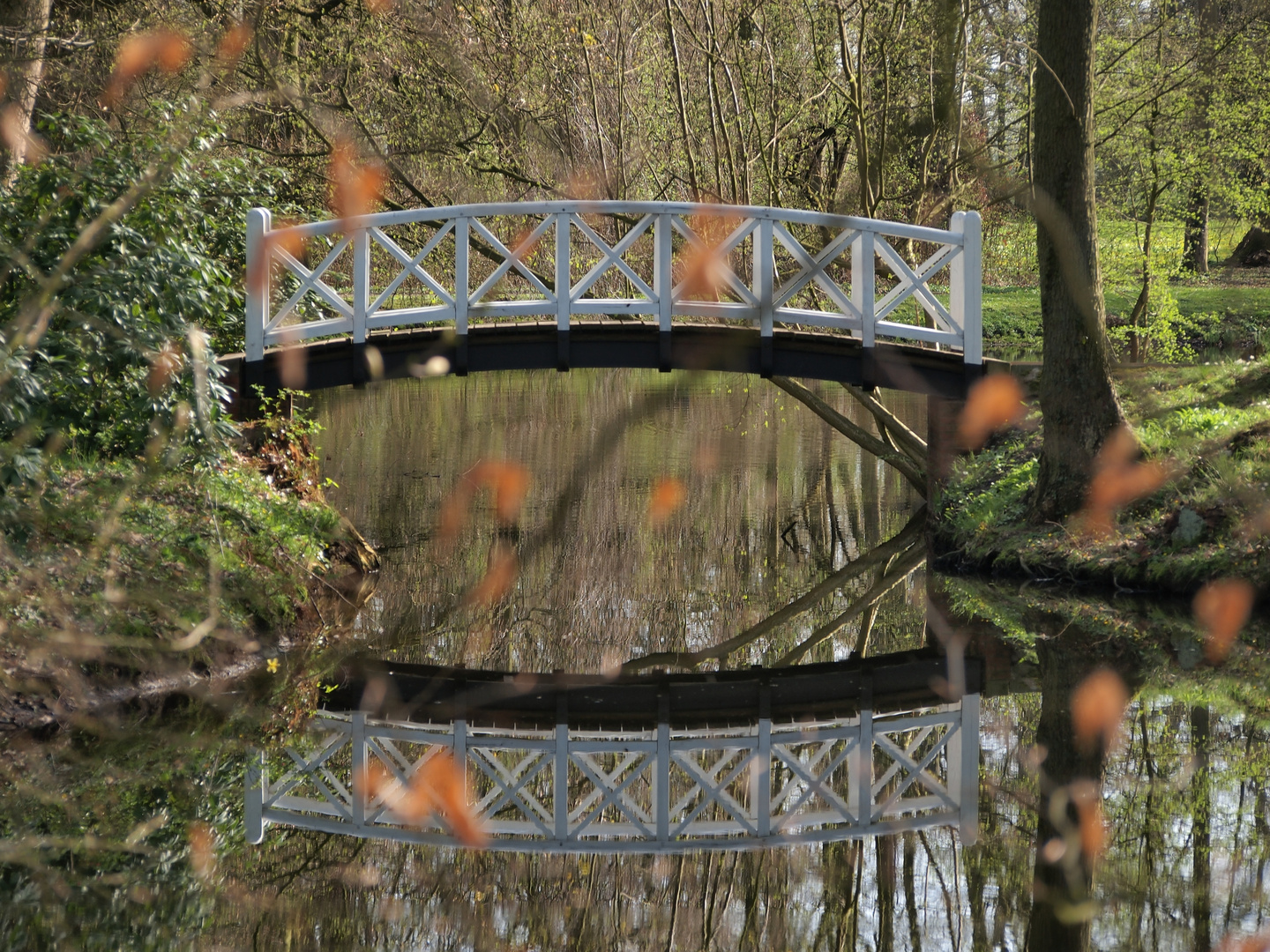 Brücke mit Spiegelung