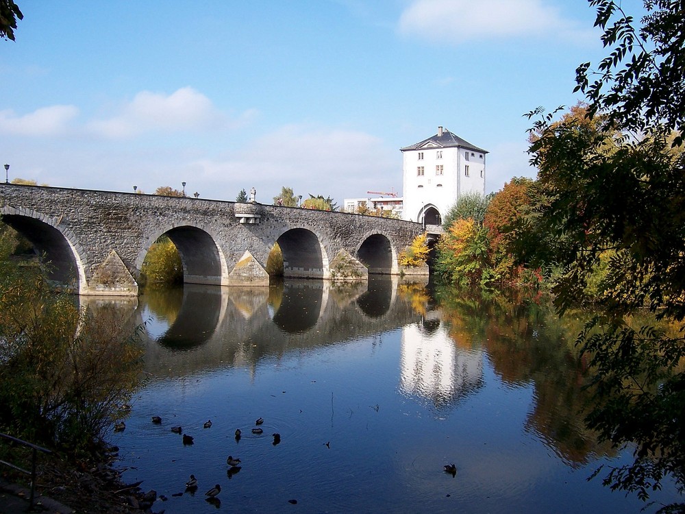 Brücke mit Turm