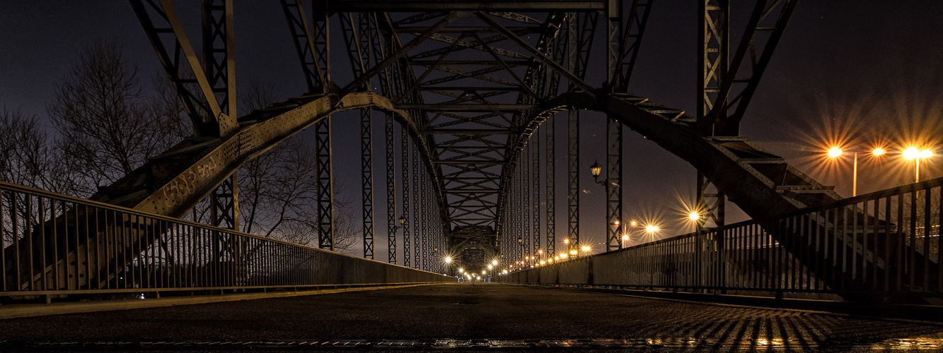 Brücke nach Hamburg