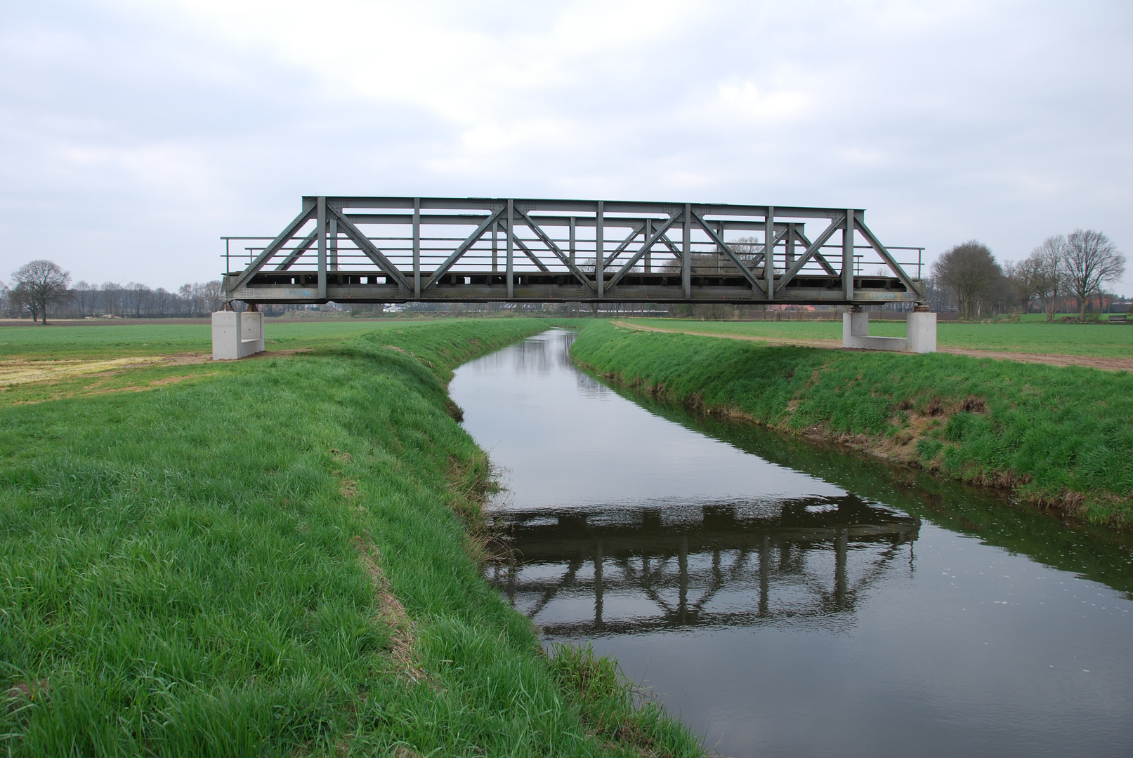 Brücke - nach Nirgendwo