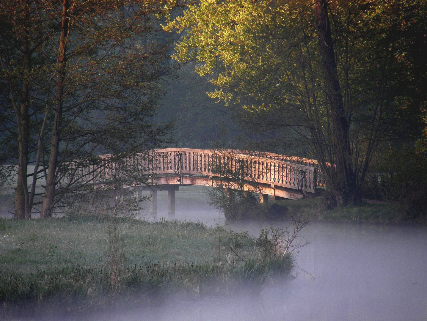 Brücke nach Sonnenaufgang