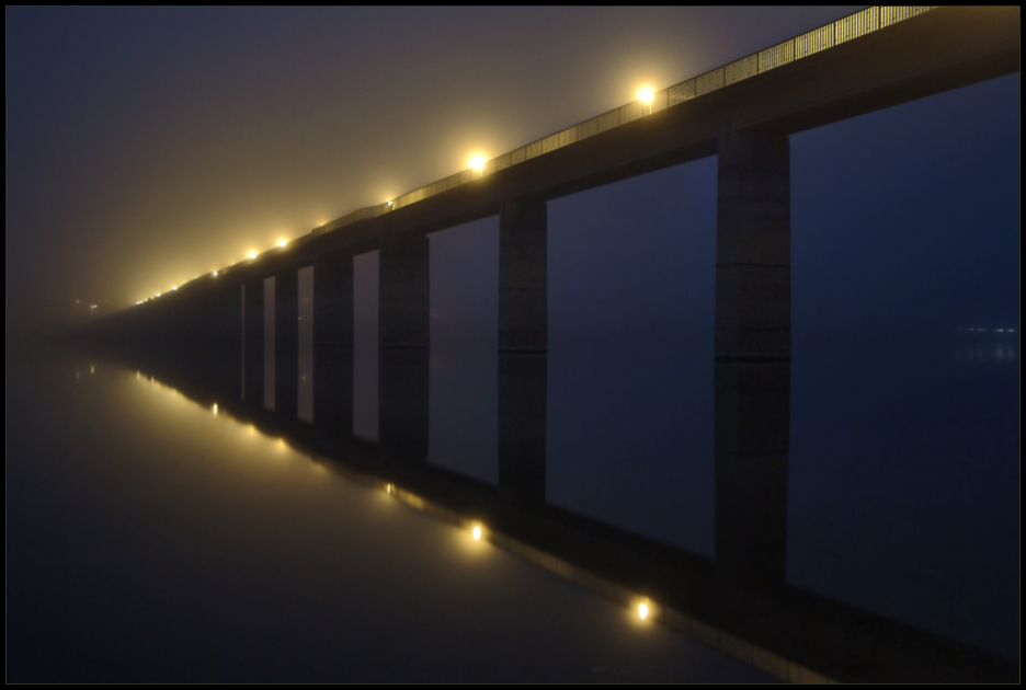 brücke nacht nebel möhnesee