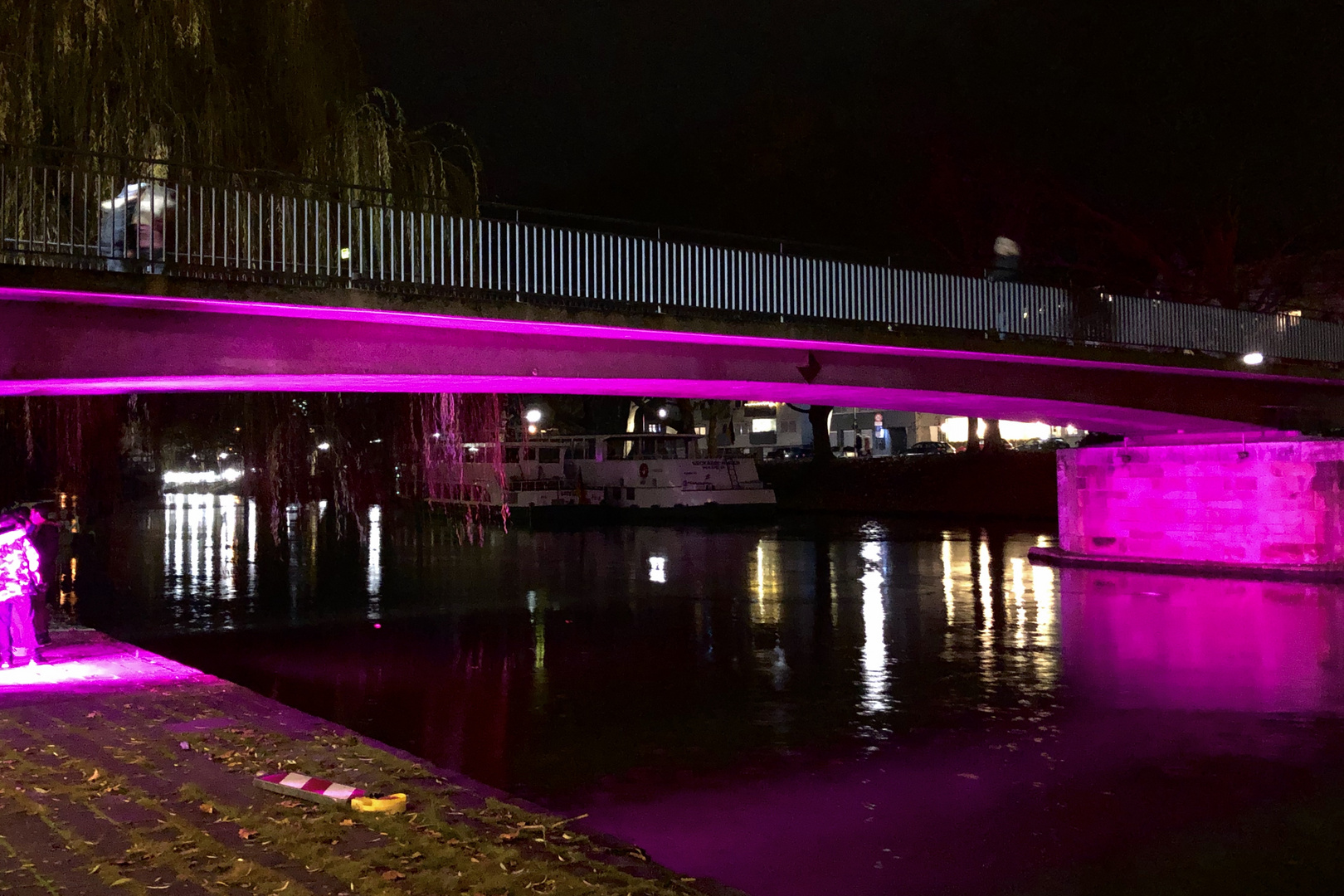 Brücke pink